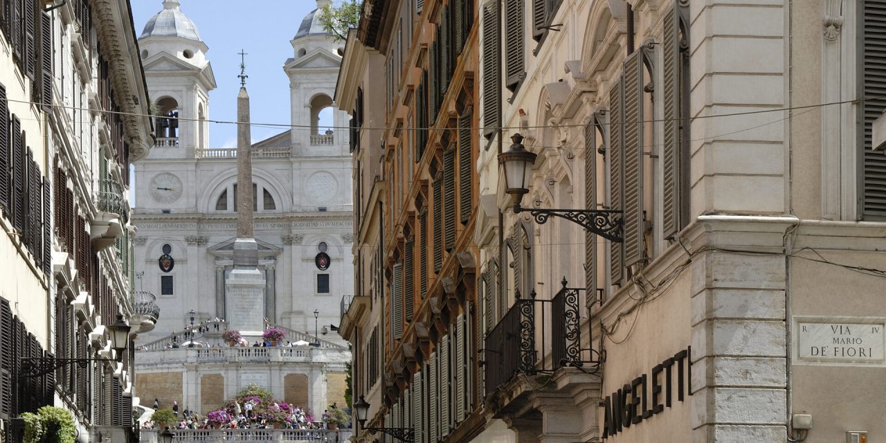 piazza di Spagna da via Mario De' Fiori