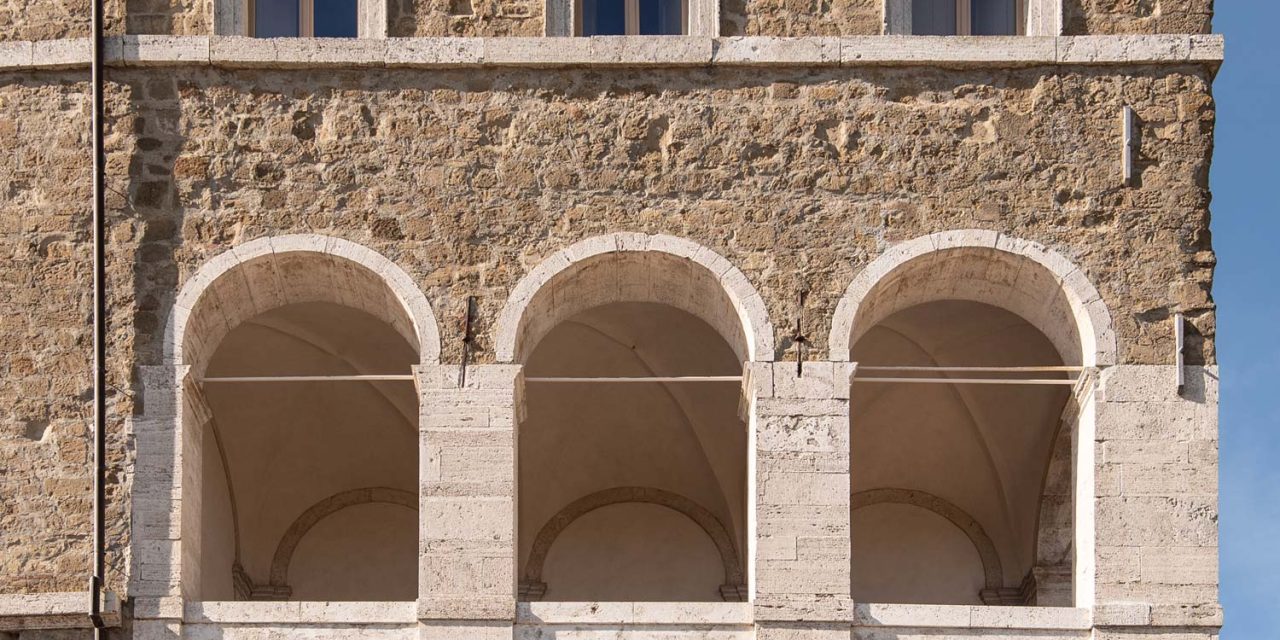 E005-01-the-loggia-from-outside